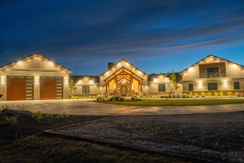Twilight Roofline Lighting — Large Austin Home