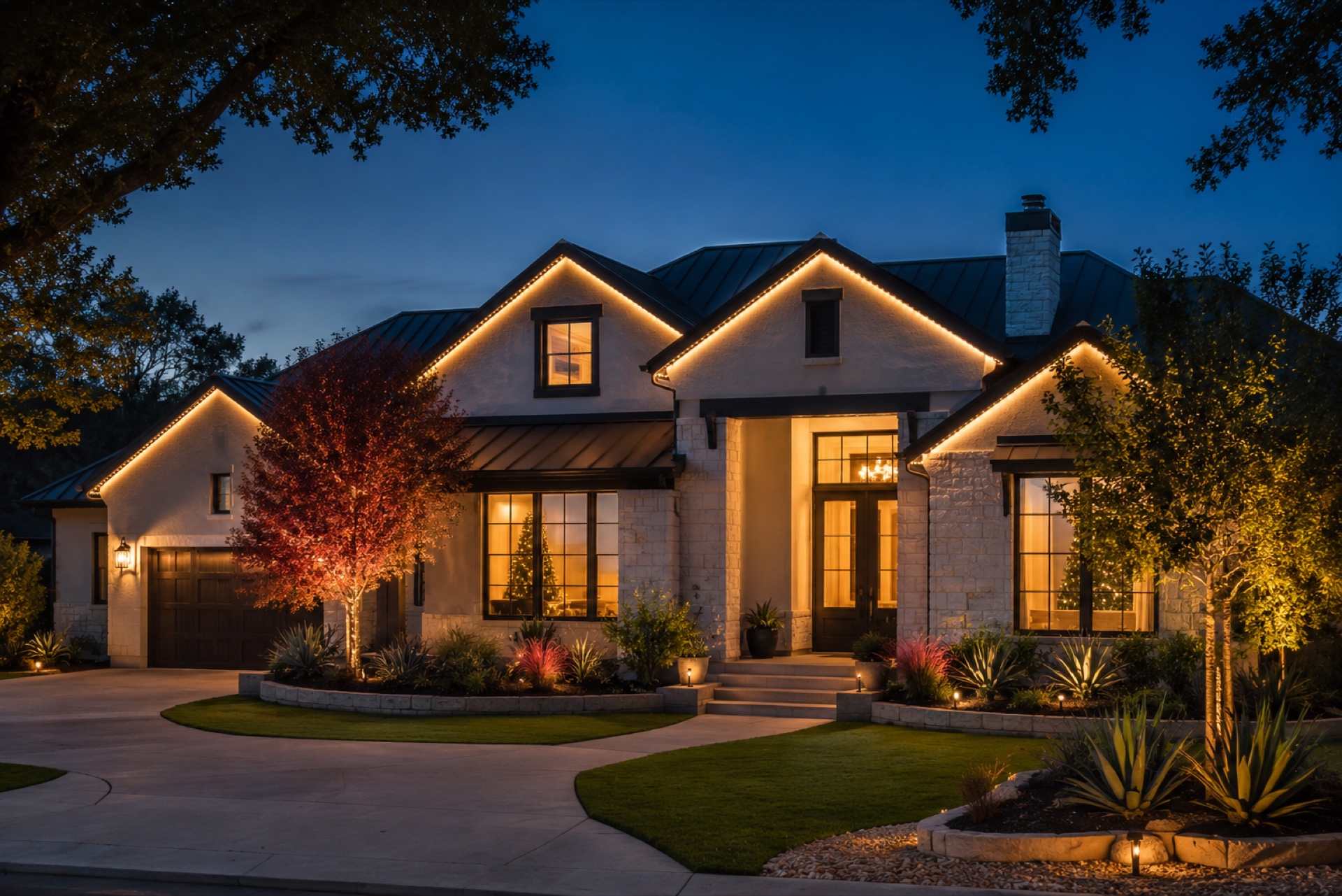 Year-Round Roofline Lighting Ideas for Austin, TX Homes (It's Not Just for the Holidays)